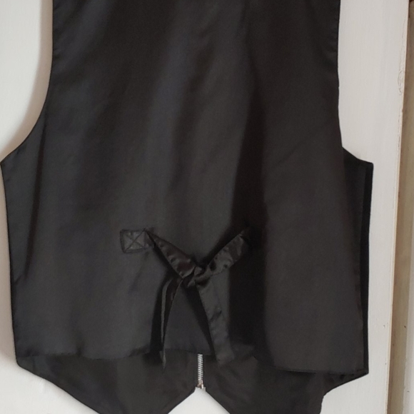 Black Leather Vest - Picture 2 of 2